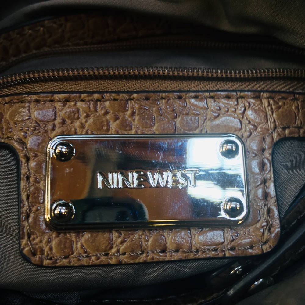 S.O.L.D....Nine West Red & Brown Crossbody Handbag - Picture 3 of 4